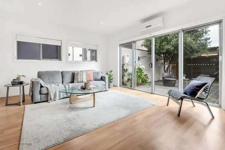 Second view of Homely house listing, 15 Alexander Circuit, Craigieburn VIC 3064