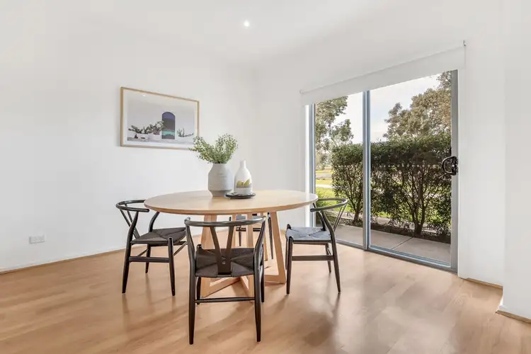 Sixth view of Homely house listing, 15 Alexander Circuit, Craigieburn VIC 3064