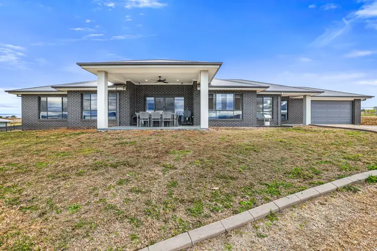 55 Falcon Drive, Tamworth NSW 2340