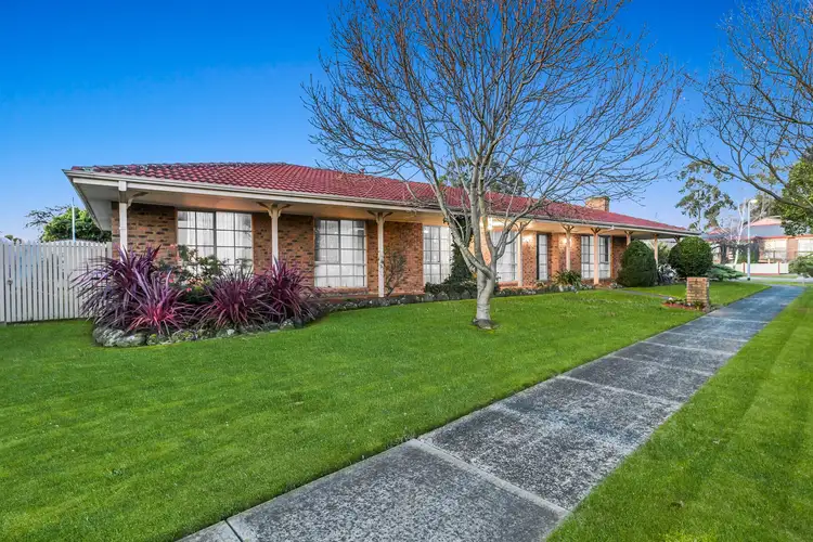 Second view of Homely house listing, 3 Tyntynder Close, Berwick VIC 3806