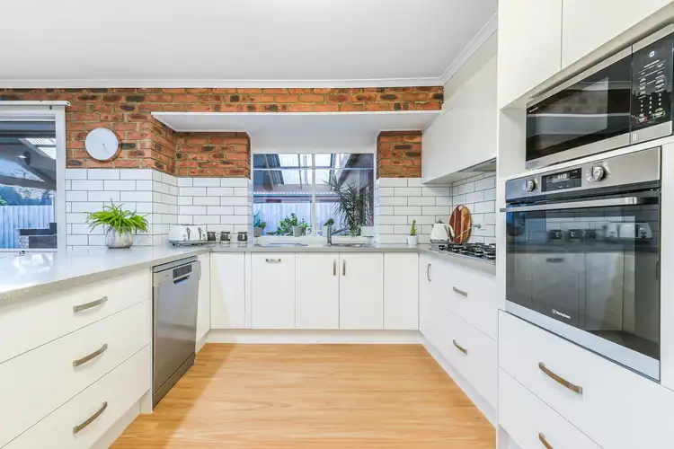 Fifth view of Homely house listing, 3 Tyntynder Close, Berwick VIC 3806