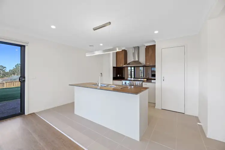 Fifth view of Homely house listing, 20 Sloane Square, Drouin VIC 3818