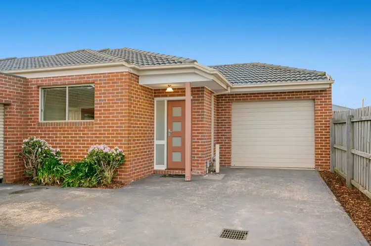 Main view of Homely unit listing, 2/104 Barry Street, Reservoir VIC 3073
