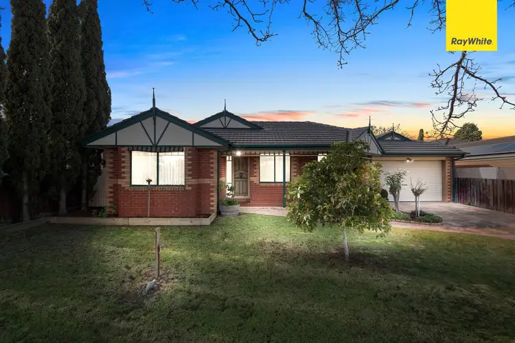 10 Rivergum Place, Hillside VIC 3037