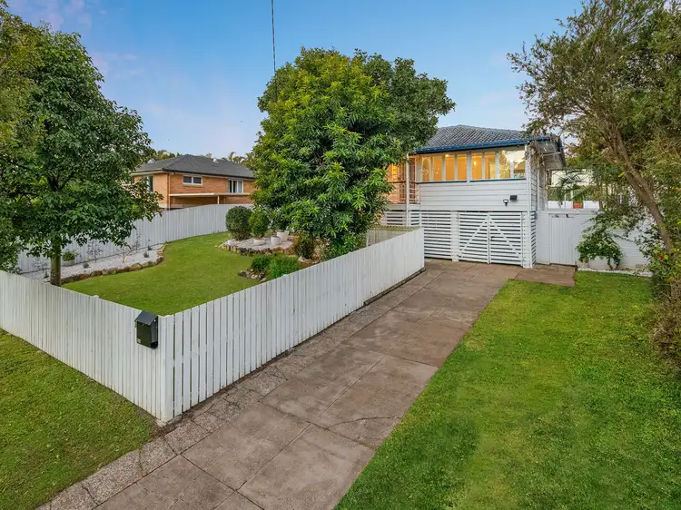 10 Patella Street, Mansfield QLD 4122