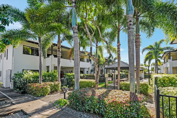 8/10-12 Oyster Court, Trinity Beach QLD 4879