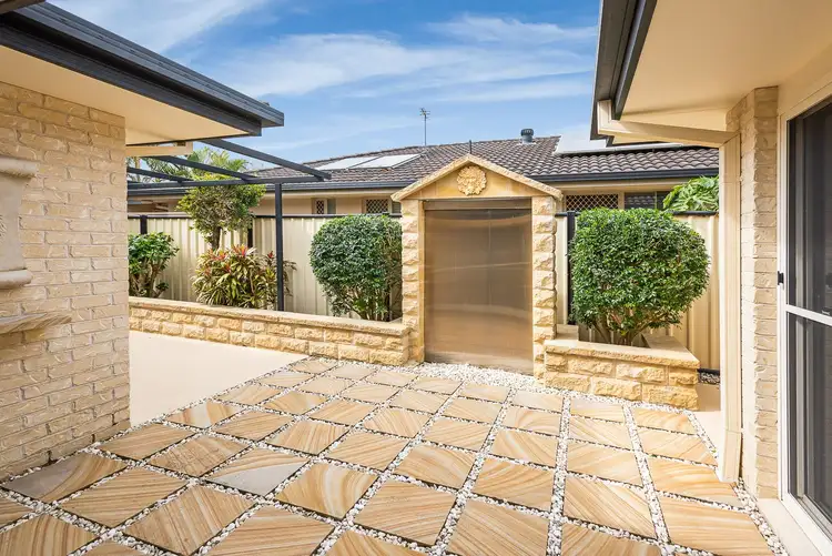 8 Applegum Place, Molendinar QLD 4214