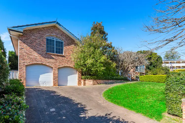 8 Lynwood Place, Castle Hill NSW 2154