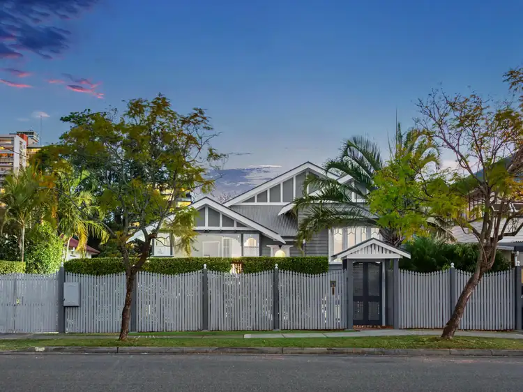 15 Blakeney Street, Highgate Hill QLD 4101