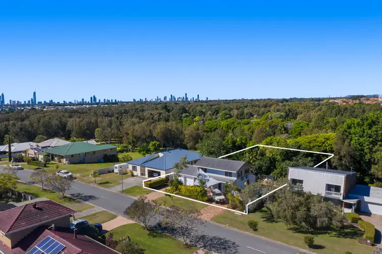 16 Madigan Road, Carrara QLD 4211