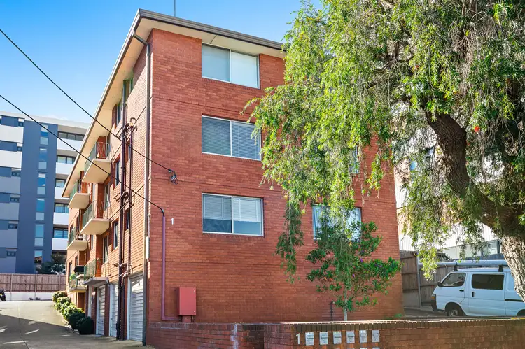 10/1 Western Crescent, Gladesville NSW 2111