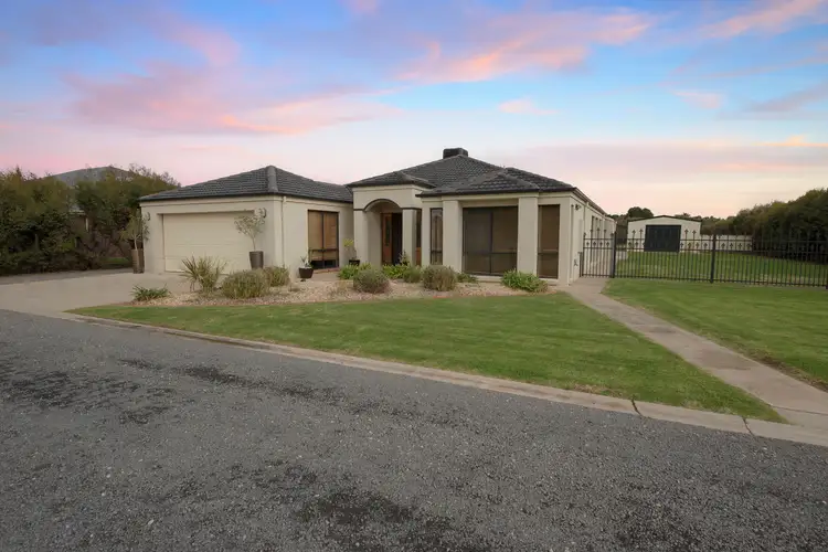 16 Graemar Drive, Swan Hill VIC 3585