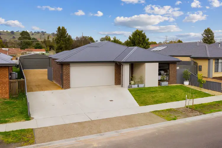 3 Peak Court, Mansfield VIC 3722