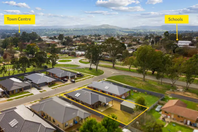 Second view of Homely house listing, 3 Peak Court, Mansfield VIC 3722