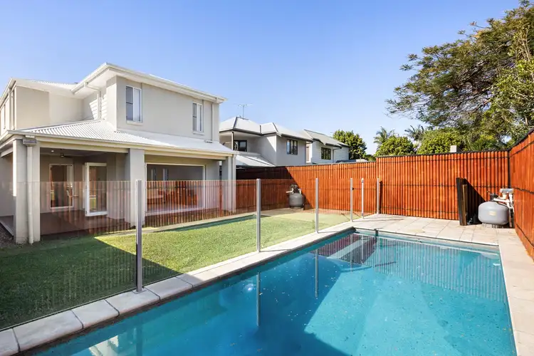 25 Cambridge Street, Bulimba QLD 4171