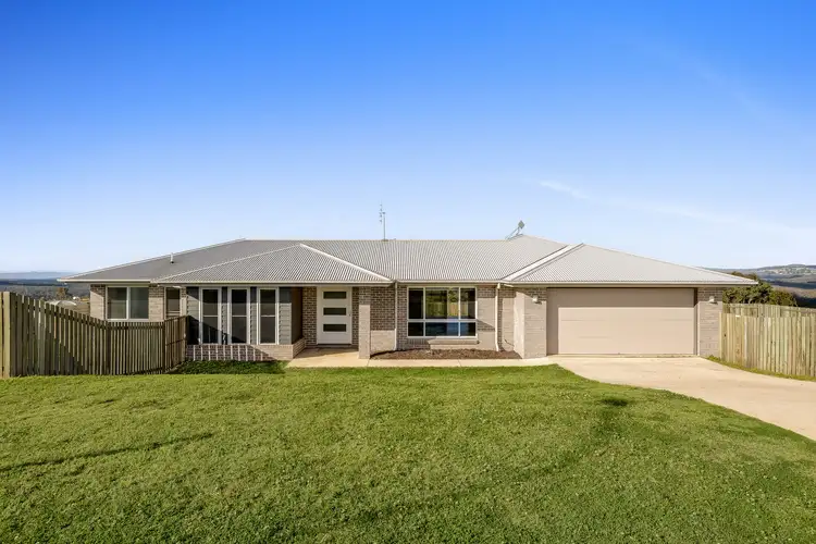 41 Charlotte Road, Hampton QLD 4352