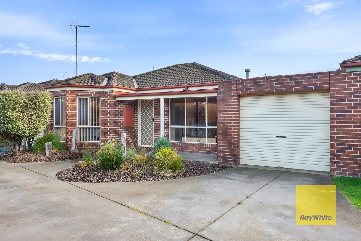 Main view of Homely unit listing, 2/2 Webster Court, Highton VIC 3216