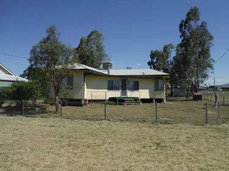 50 Twine Street, Roma QLD 4455