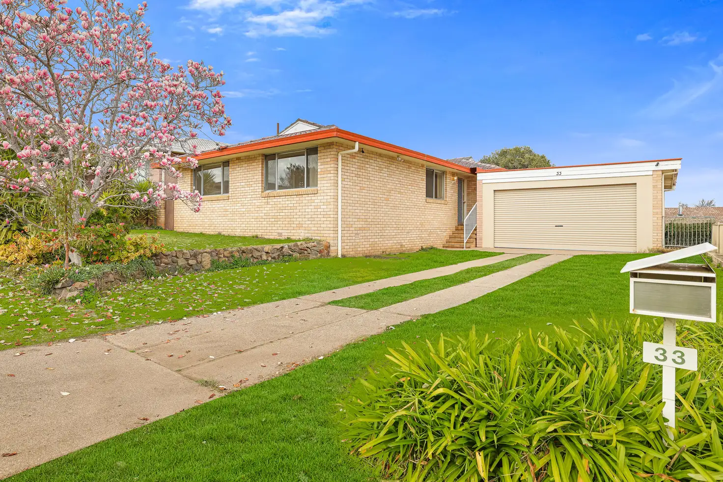 Main view of Homely house listing, 33 Minnamurra Crescent, Tamworth NSW 2340