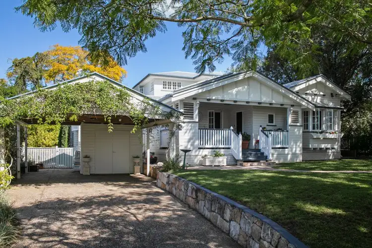 52 Bank Road, Graceville QLD 4075