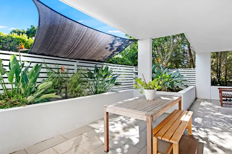 Main view of Homely unit listing, 4/5-7 Aruma Street, Chevron Island QLD 4217