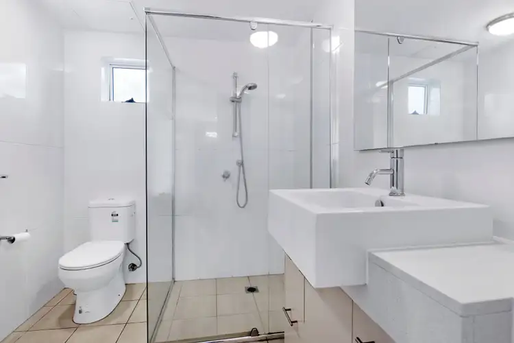 Sixth view of Homely unit listing, 4/5-7 Aruma Street, Chevron Island QLD 4217