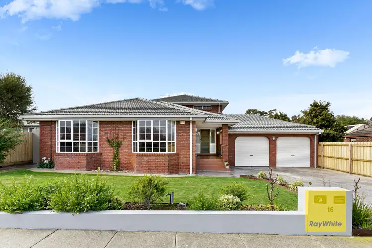 16 Mulquiney Crescent, Highton VIC 3216