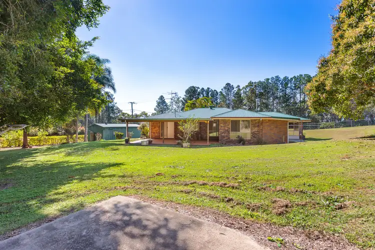 105 Railway Parade, Glass House Mountains QLD 4518