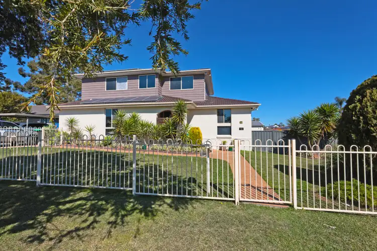 71 Warburton Crescent, Werrington County NSW 2747