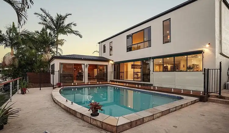 13 Bermuda Street, Broadbeach Waters QLD 4218