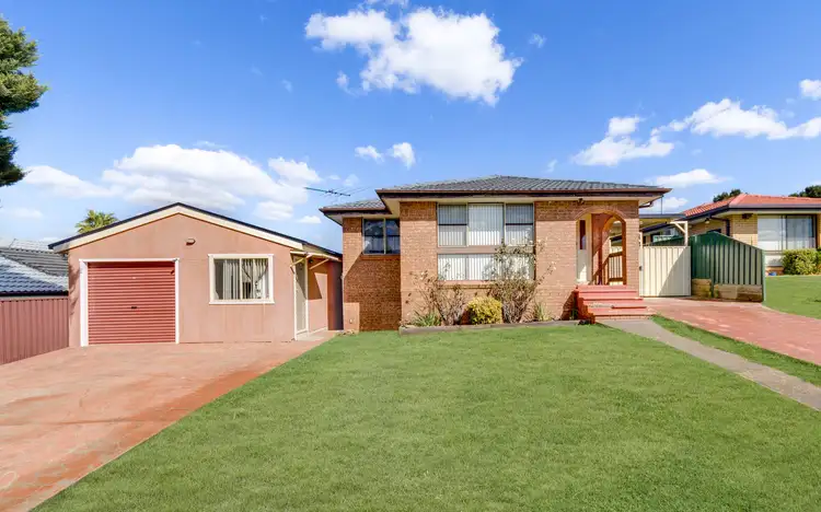 7 & 7a Roderigo Close, Rosemeadow NSW 2560