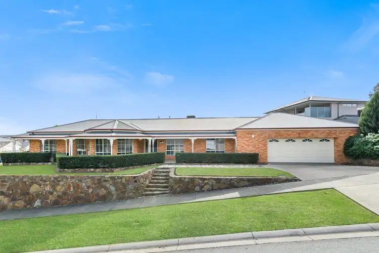 16 Sheldon Drive, Berwick VIC 3806