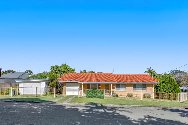 24 Lind Avenue, Southport QLD 4215