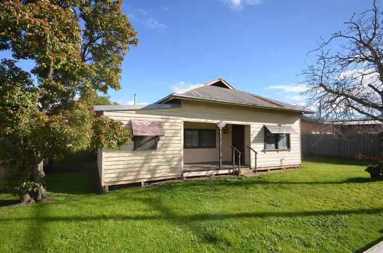 25 North-Western Road, St Arnaud VIC 3478