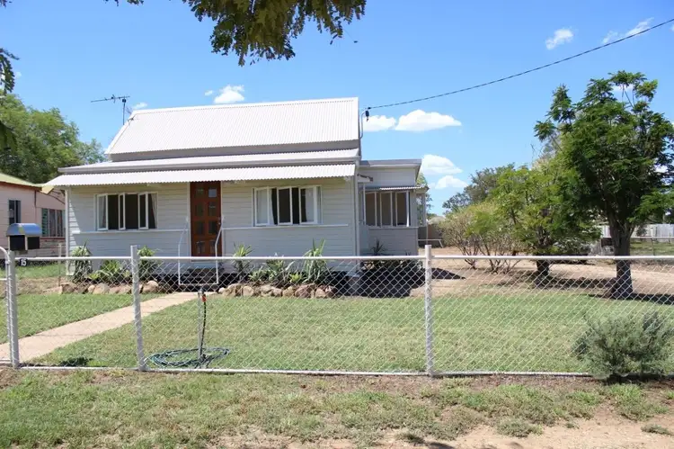 15 Mowbray Street, Hughenden QLD 4821