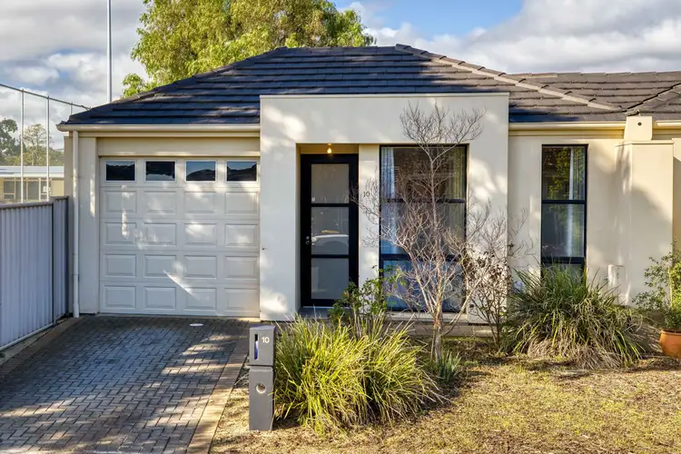 10 Ragless Avenue, Park Holme SA 5043