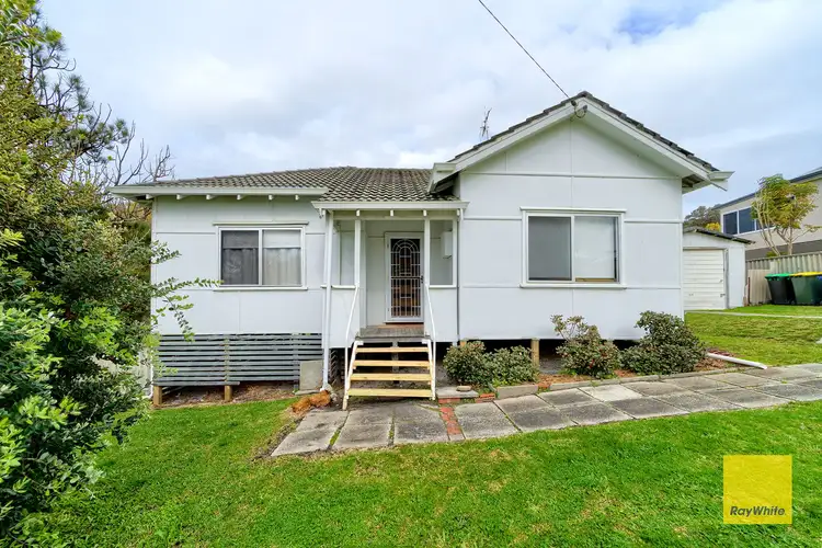 16 Wellington Street, Mount Melville WA 6330