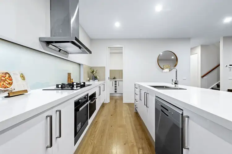 Sixth view of Homely townhouse listing, 1/32 Bennett Avenue, Mount Waverley VIC 3149