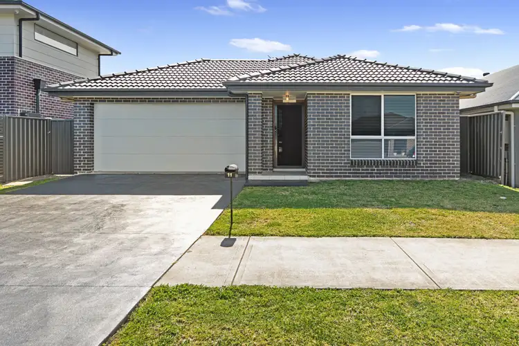 11 Wholahan Avenue, Horsley NSW 2530