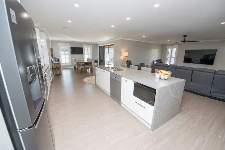 Fifth view of Homely house listing, 4 Sandalwood Avenue, Swan Hill VIC 3585