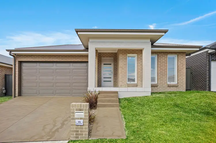 25 Wildflower Crescent, Calderwood NSW 2527