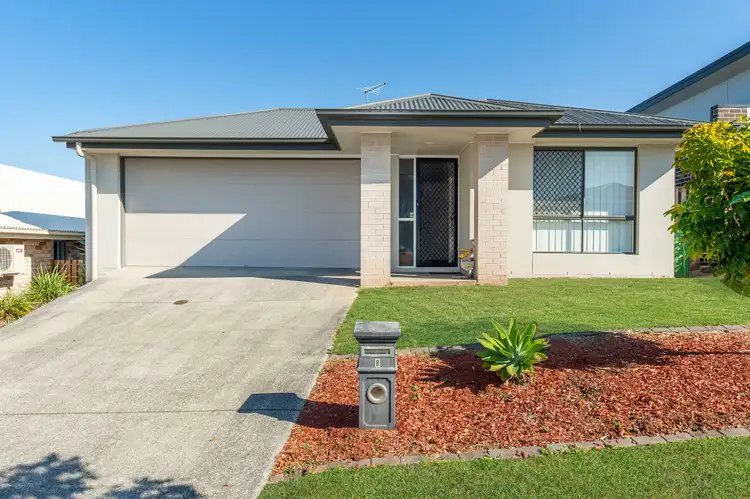 8 Skelbrook Road, Park Ridge QLD 4125