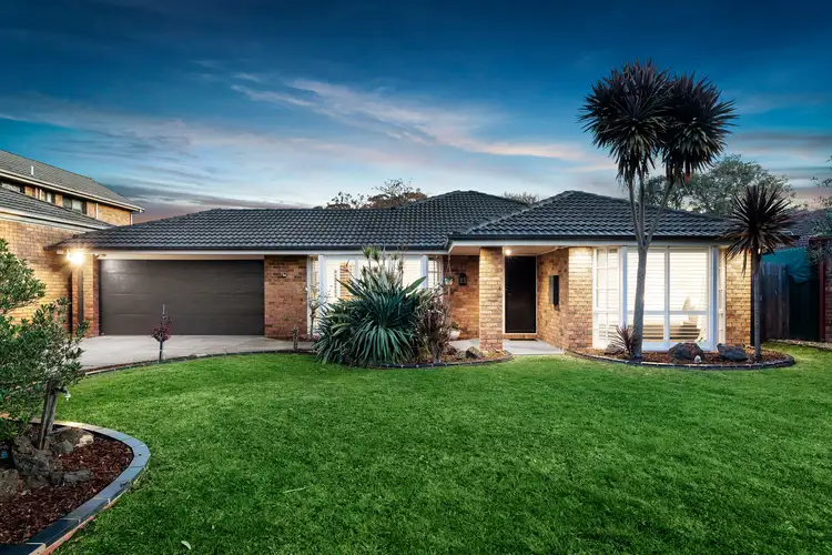 25 Halsbury Drive, Rowville VIC 3178