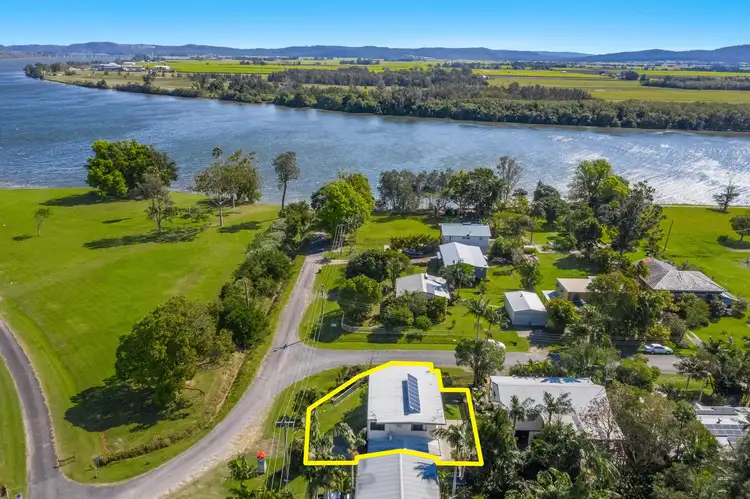 7 Yamba Street, Palmers Island NSW 2463