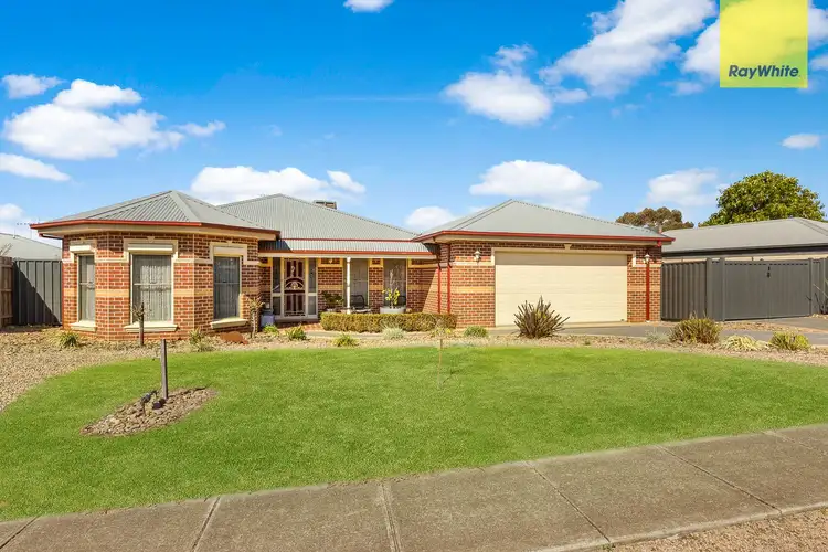 77 Clifton Drive, Bacchus Marsh VIC 3340
