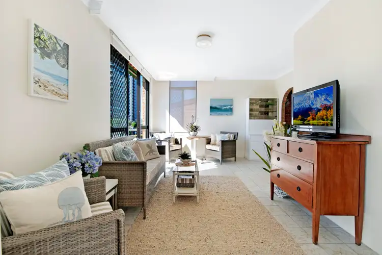 Sixth view of Homely unit listing, 2/20 Britannia Avenue, Broadbeach QLD 4218