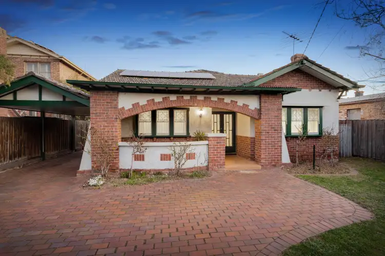 2 Lindsay Avenue, Murrumbeena VIC 3163