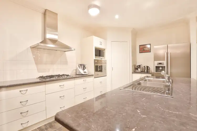 Fifth view of Homely house listing, 6 Oxley Court, Mildura VIC 3500