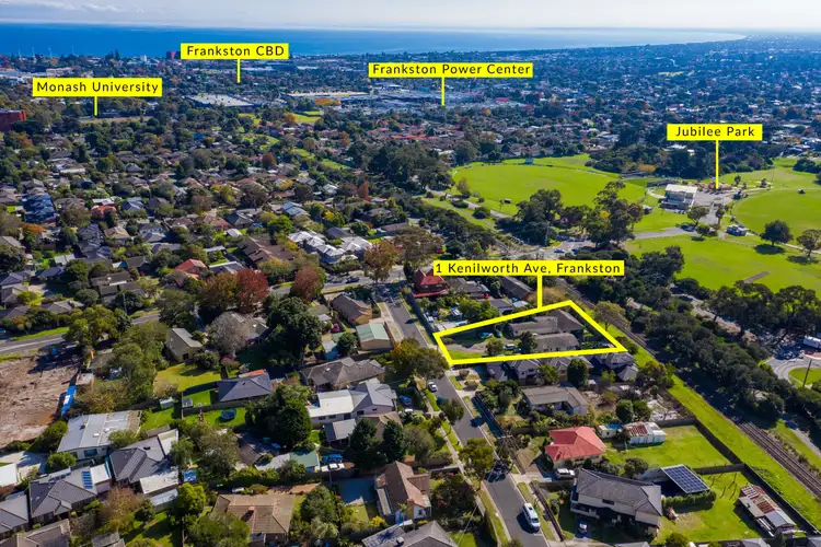1 Kenilworth Avenue, Frankston VIC 3199