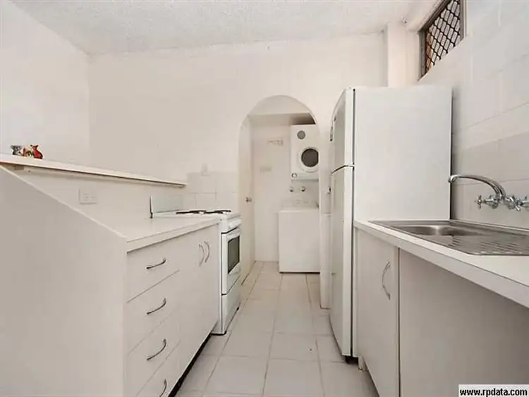 Fourth view of Homely unit listing, 3/186 Lake Street, Cairns North QLD 4870